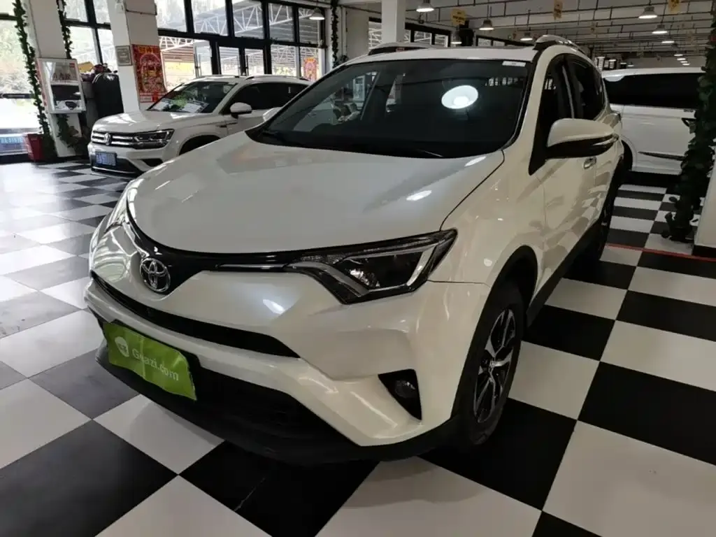 RAV4 Rongfang 2019 2.0L CVT two-wheel drive fashion version National VI