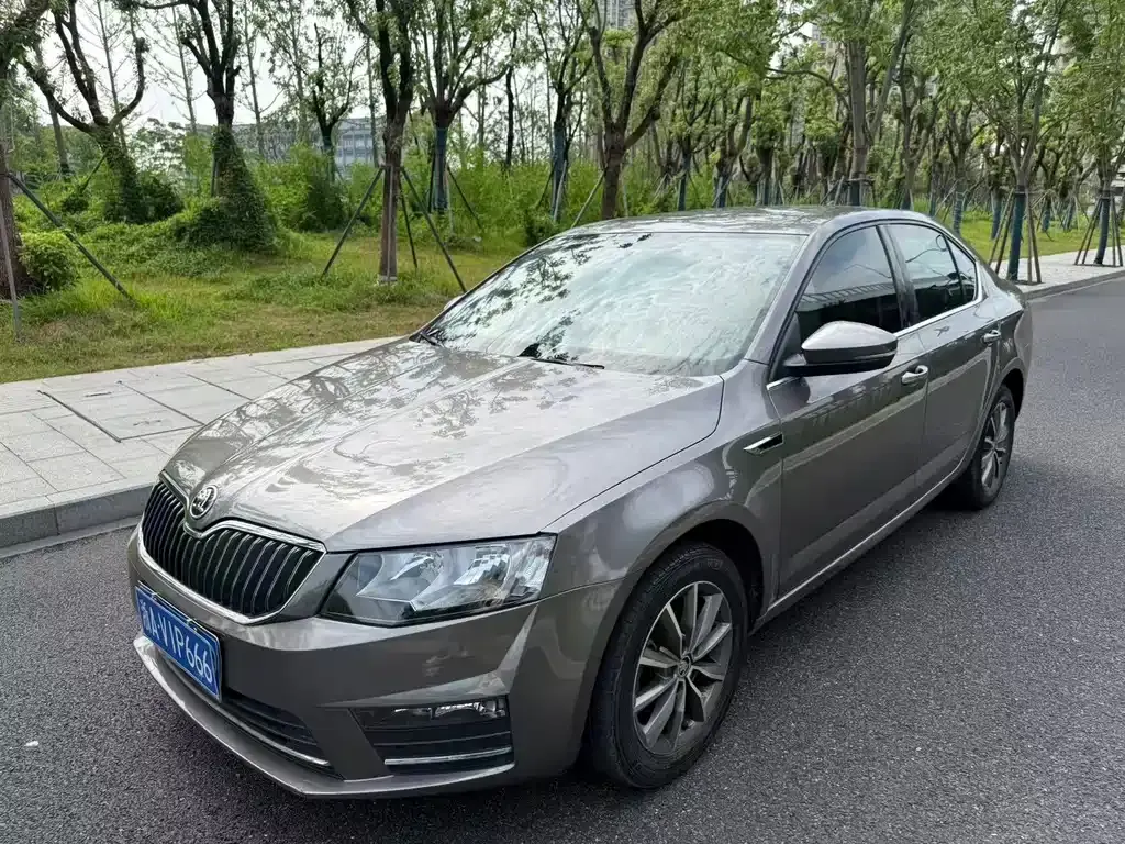 Octavia 2017 1.6L Automatic Edition