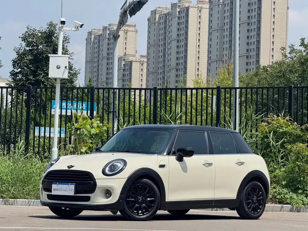 MINI 2019 1.5T COOPER Classic Five-Door Edition