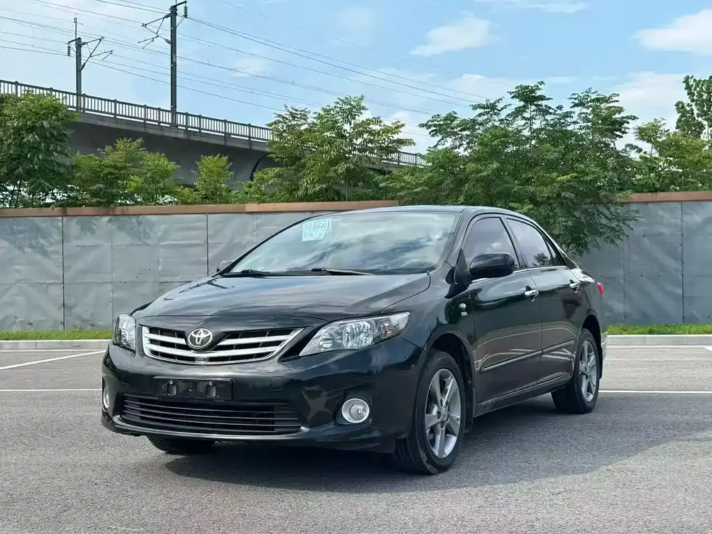 Corolla 2013 Special Edition 1.8L CVT Cool Edition GL-i
