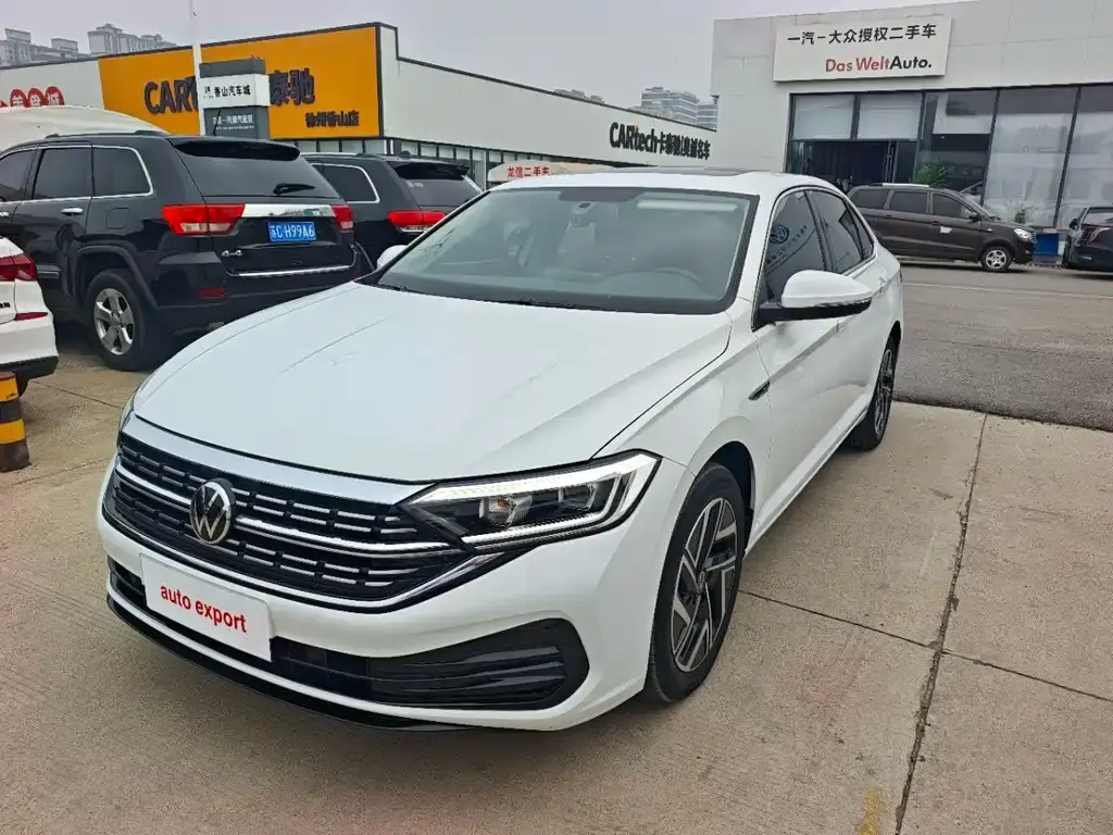 Sagitar 2023 280TSI DSG surpasses Lite version