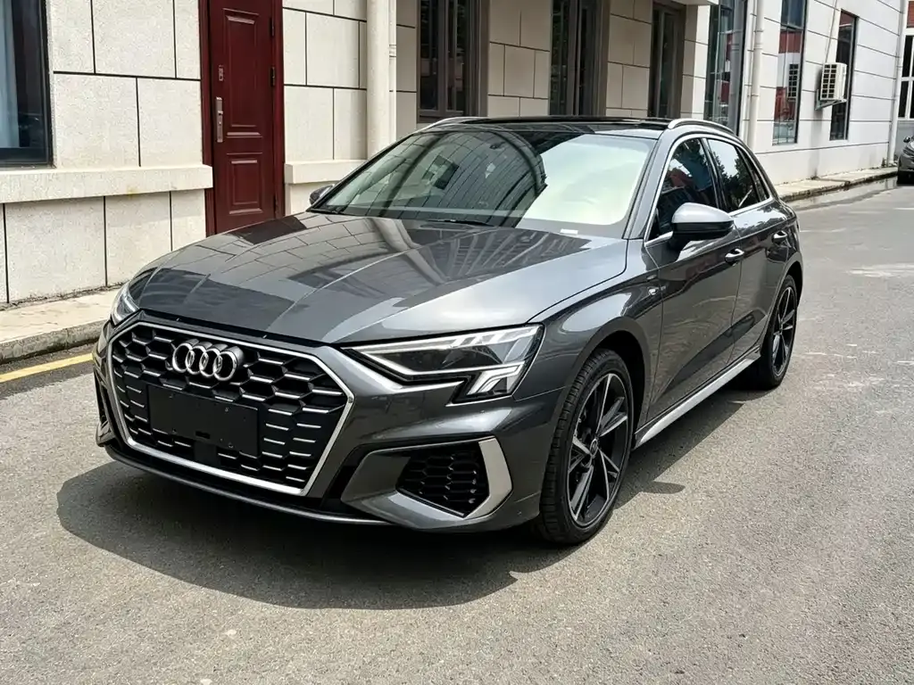 Audi A3 2023 facelift Sportback 35 TFSI stylish and sporty