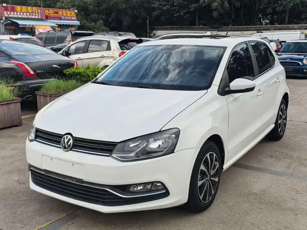 Polo 2016 1.6L automatic comfort model