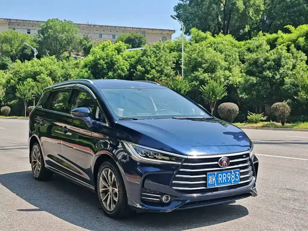 Song MAX 2019 1.5T automatic smart connection model 7 seats National V