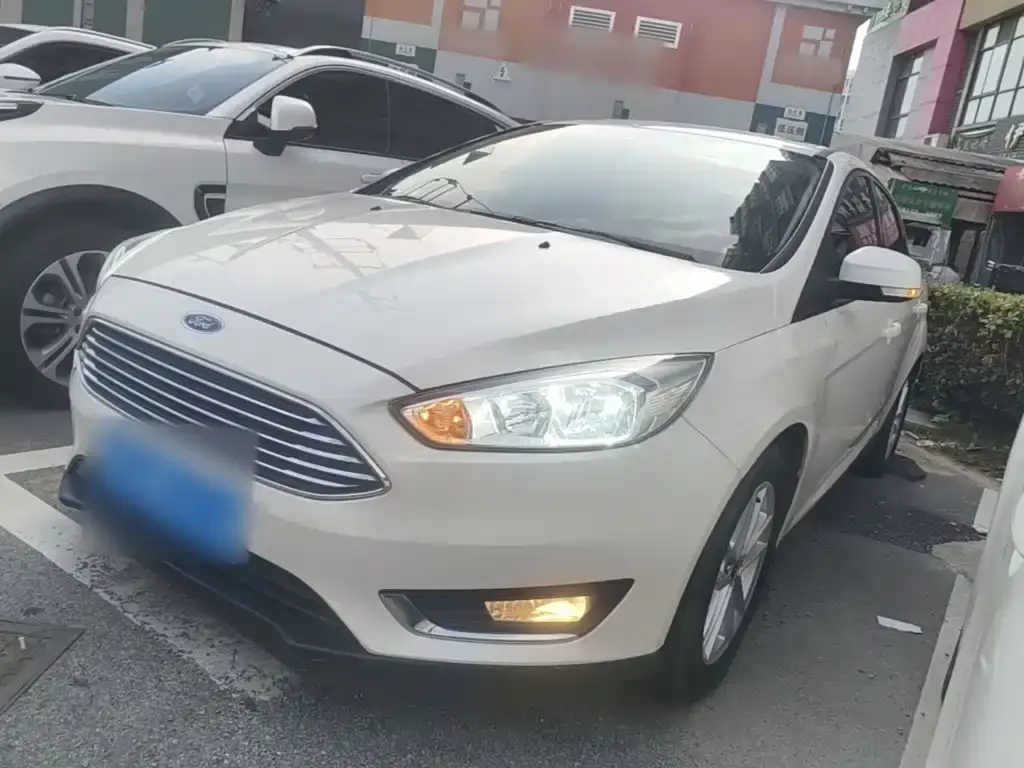 Focus 2015 sedan 1.6L automatic fashion model