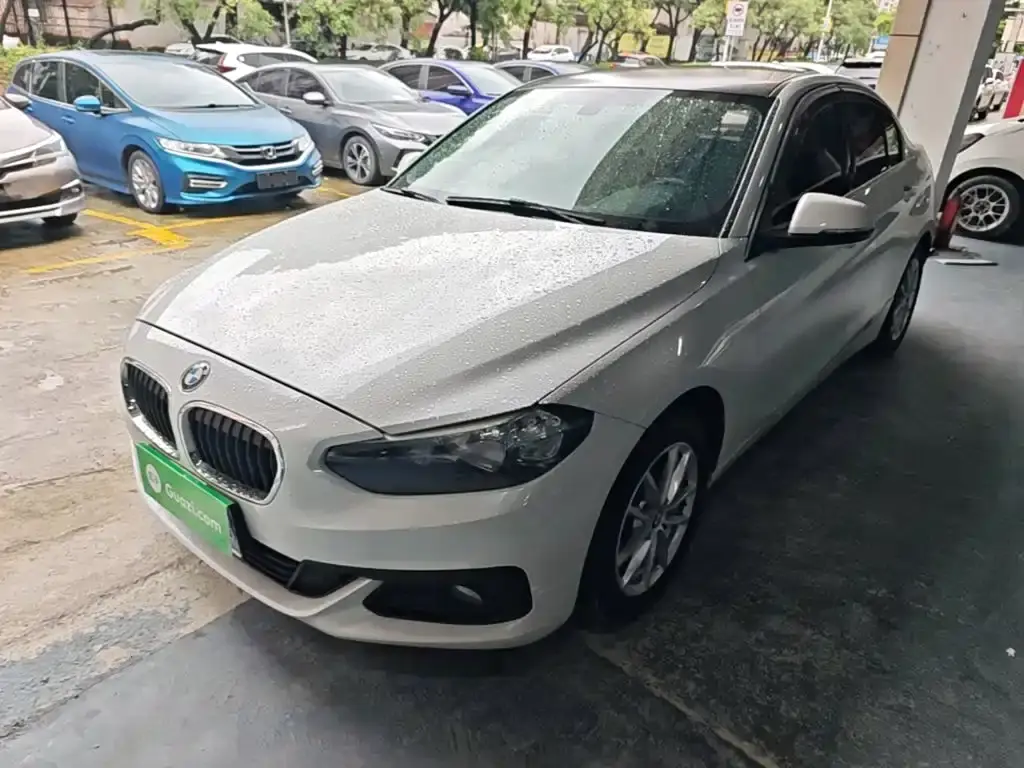 BMW 1 Series 2018 118i Fashion Model