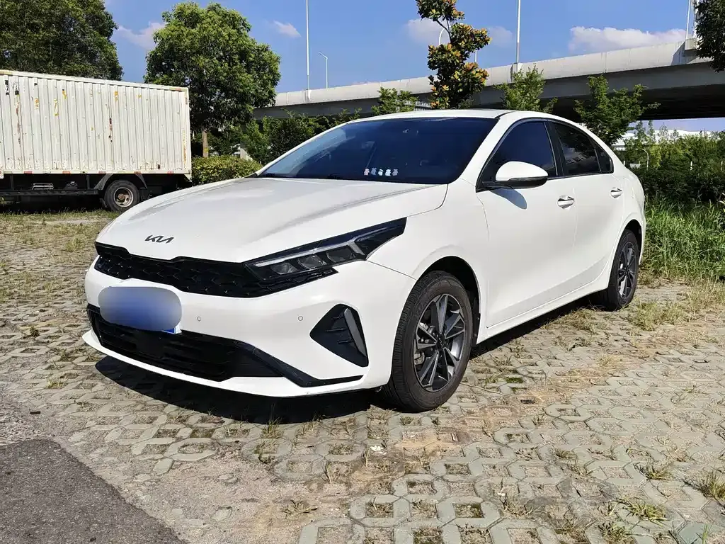 Kia K3 2023 1.5L CVT Deluxe Edition