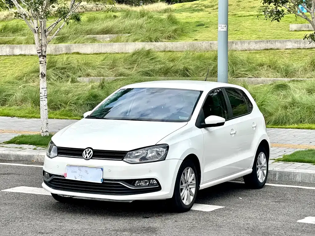 Polo 2014 1.6L automatic comfort version