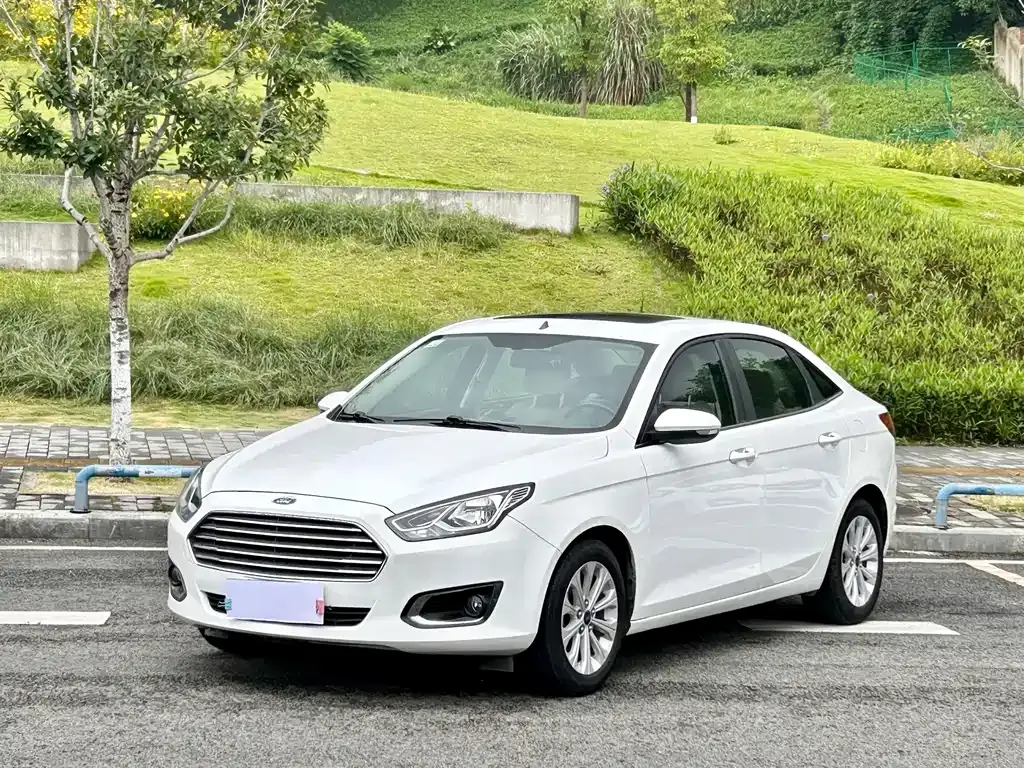 Forex 2015 1.5L manual fashion model
