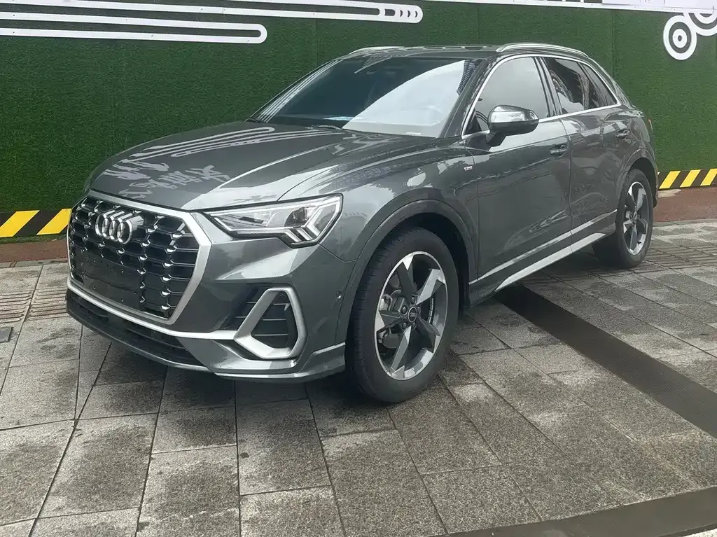 Audi Q3 2022 35 TFSI Fashionable and Elegant