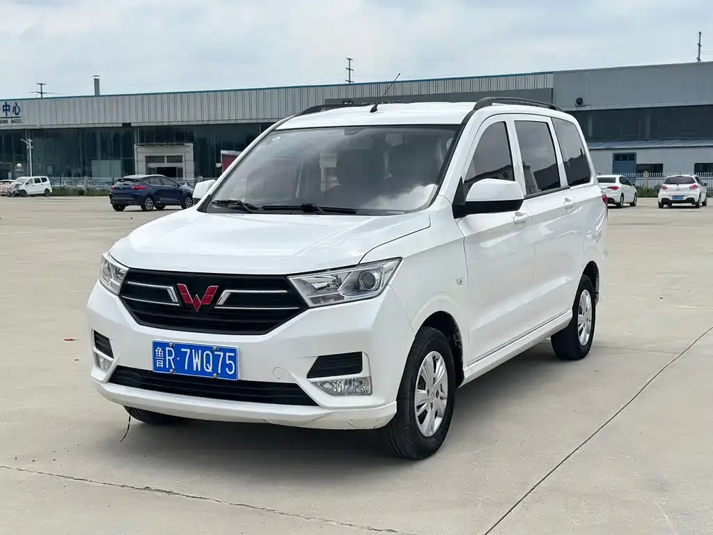 Wuling Hongguang 2021 facelift 1.5L S basic model electric power assist LAR