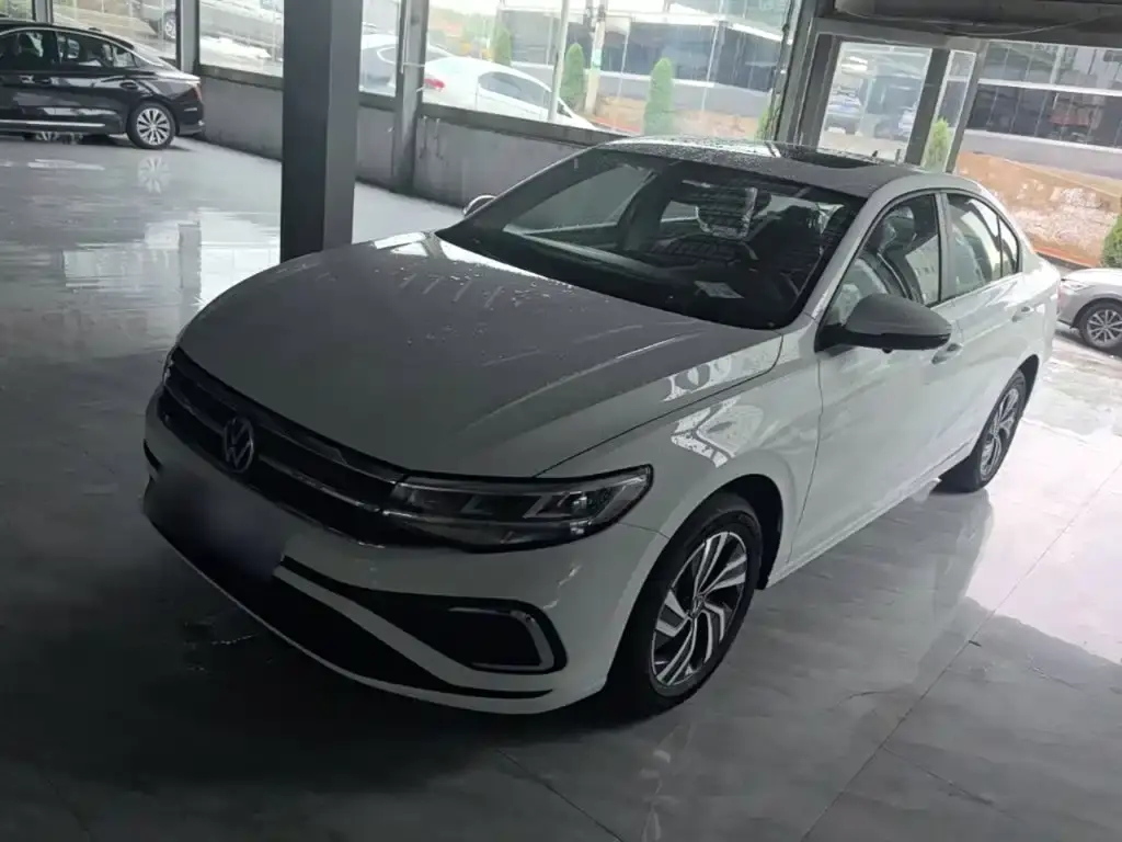 Bora 2025 facelift 200TSI DSG Yuexing Navigation Edition