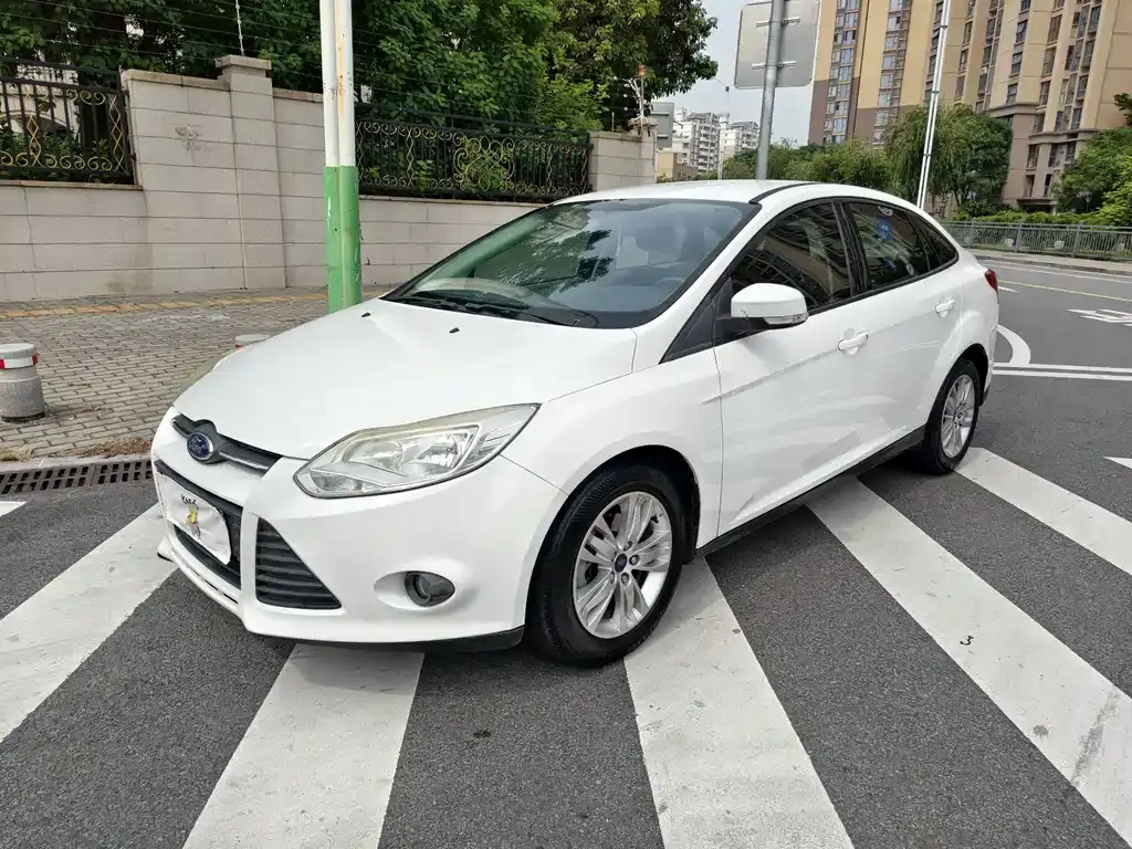 Focus 2012 sedan 1.6L automatic comfort type