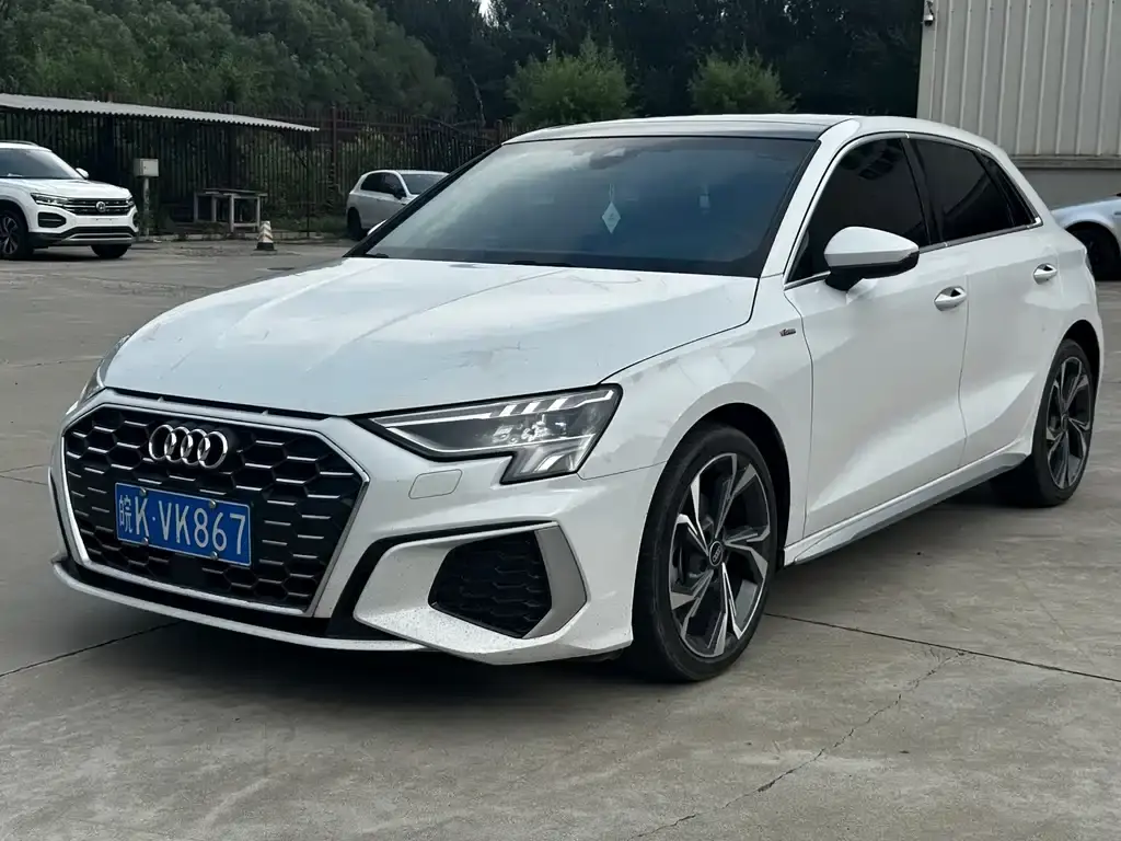 Audi A3 2022 Sportback 35 TFSI luxury sports model