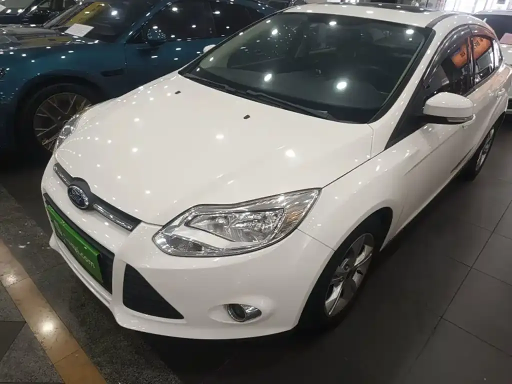 Focus 2012 sedan 1.6L automatic fashion model