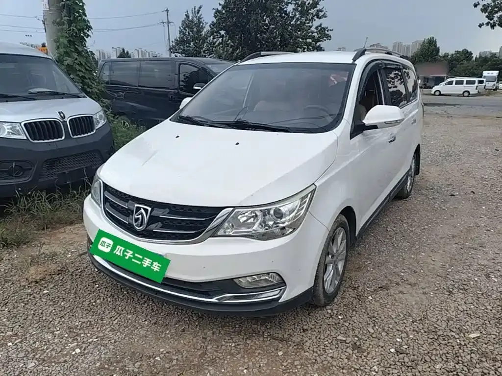 Baojun 730 2016 1.5L manual comfort type 7 seats National V