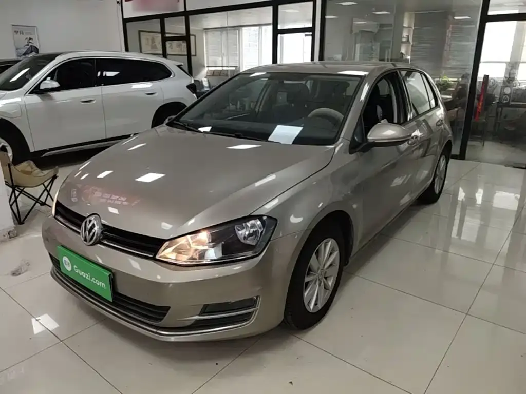 Golf 2015 1.6L automatic fashion model