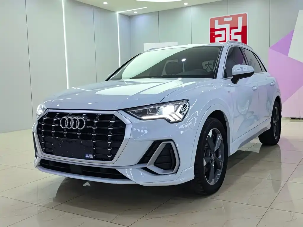 Audi Q3 2022 35 TFSI Fashionable and Dynamic
