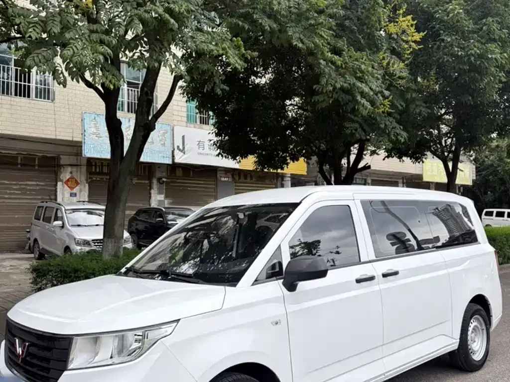 Wuling Zhengcheng 2021 1.5T manual comfort model
