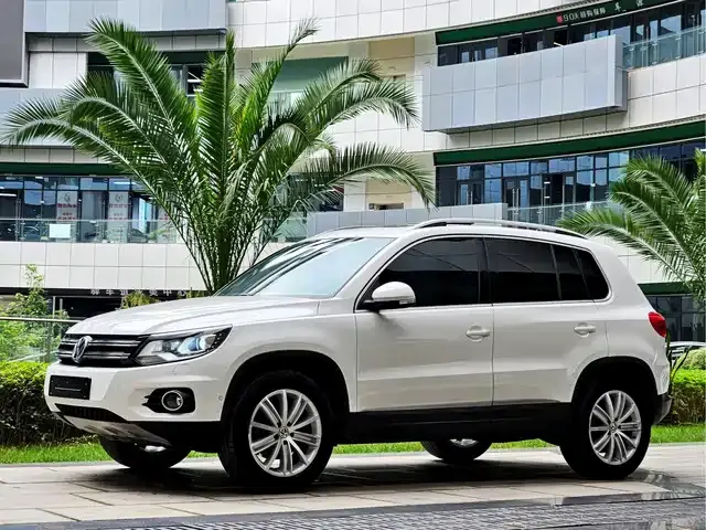 Volkswagen Tiguan 2012 2.0TDI Luxury